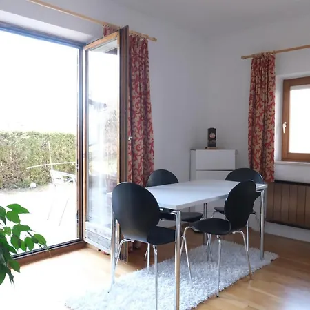 Doppelzimmer منزل للإقامة